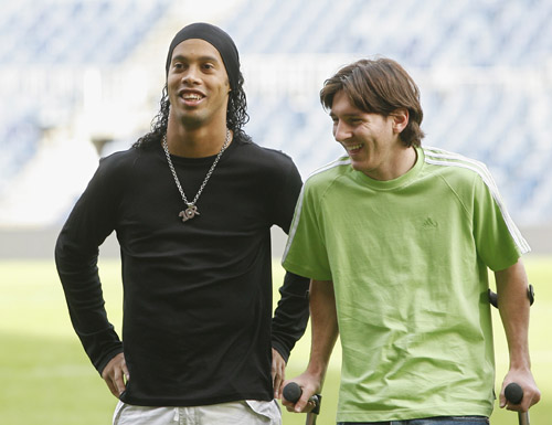 二是边后卫 二是边后卫